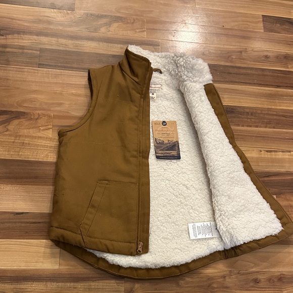 Weatherproof Vintage Tan Vest with White Sherpa Lining - Picture 1 of 2